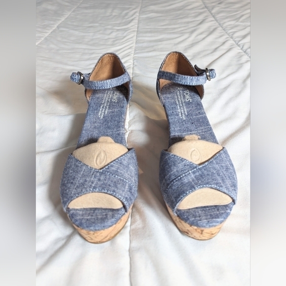 Toms Chambray Cork Bottom Wedge Peep toe Sandals Size 9 - Picture 4 of 10